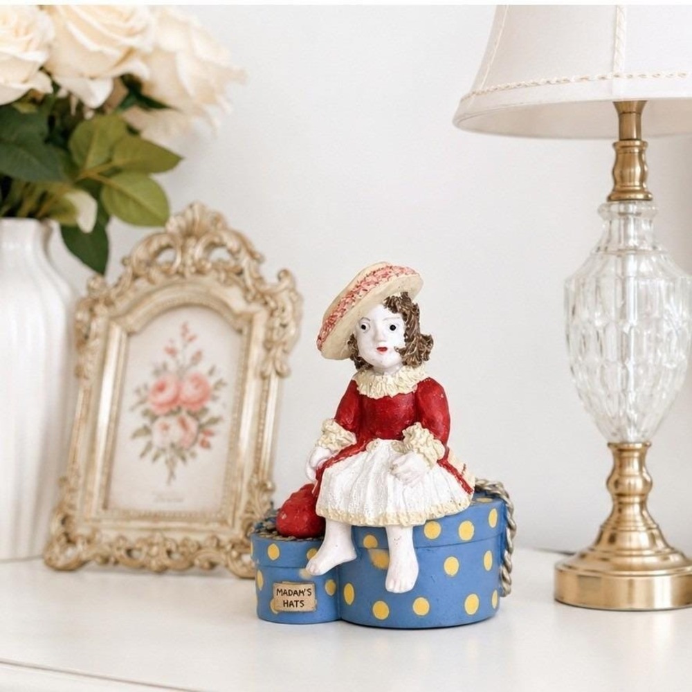 Vintage Enesco Penny Whistle Lane Becky Figurine 1993 Madam's Hats 658014